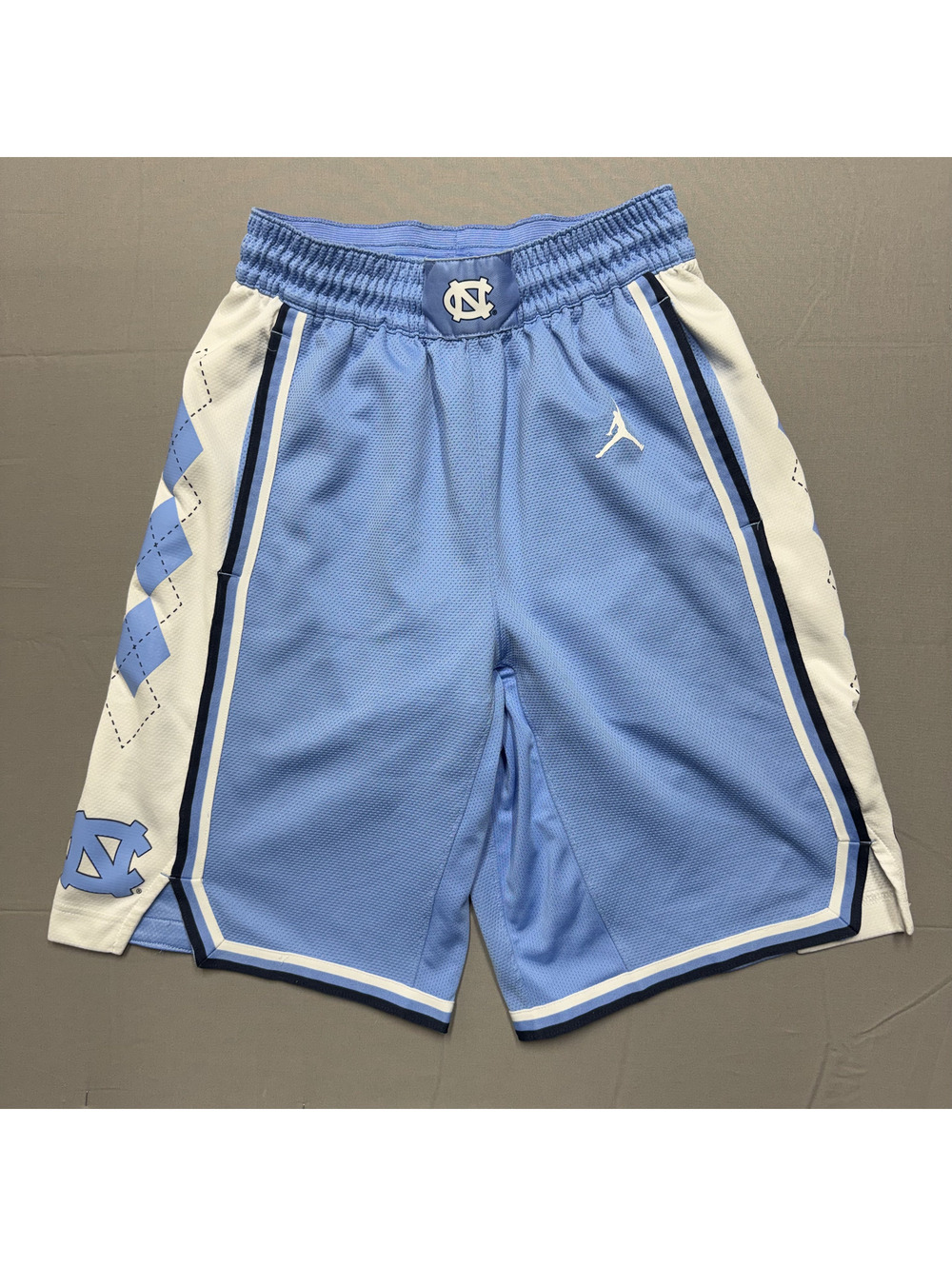 Jordan Mens UNC Tar Heels Basketball Shorts Mesh Dri-FIT Argyle Blue Medium